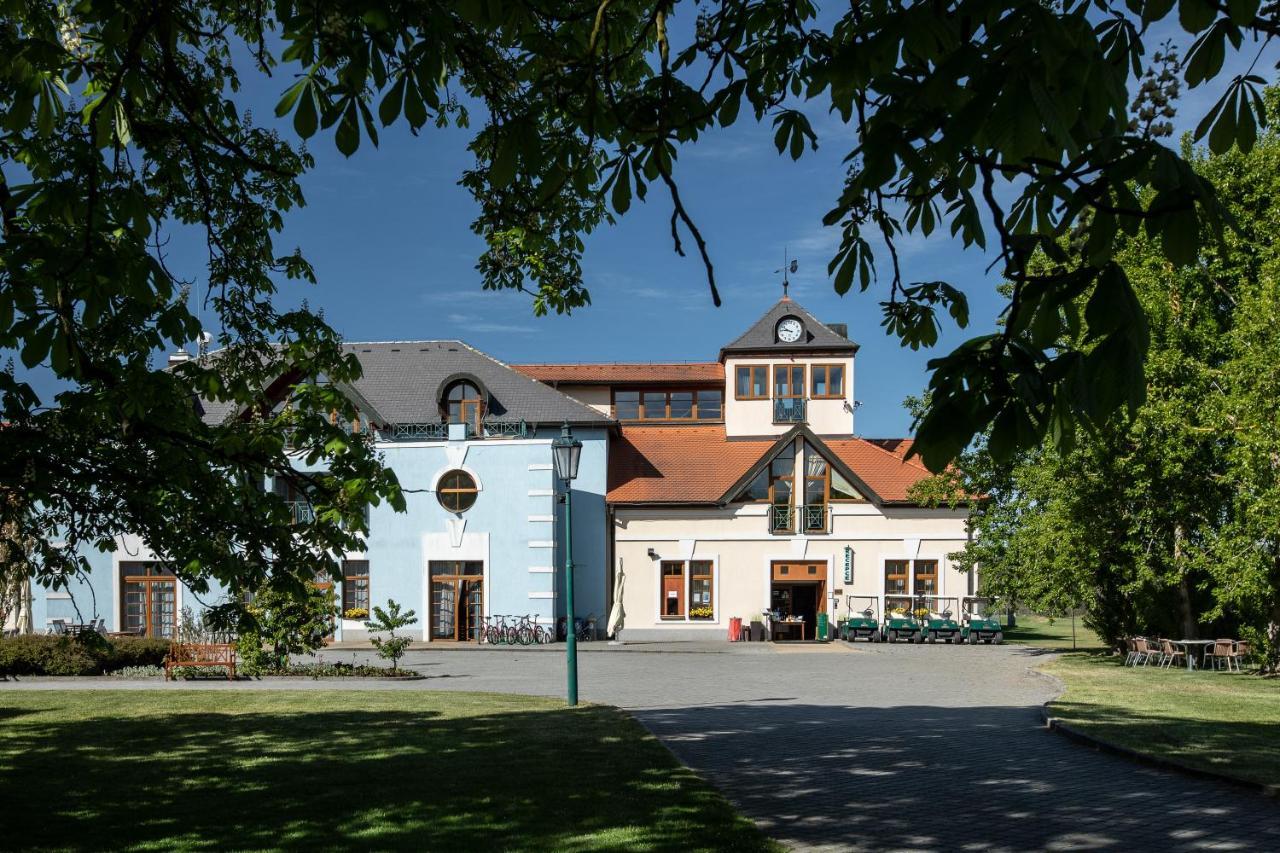 Darovansky Dvur - Wellness & Golf Hotel Brasy Exterior photo