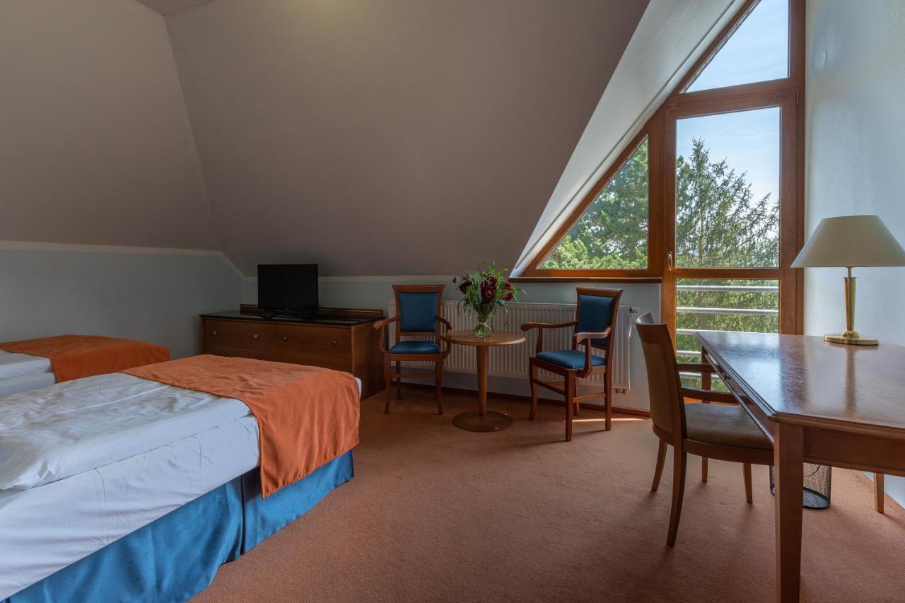Darovansky Dvur - Wellness & Golf Hotel Brasy Exterior photo
