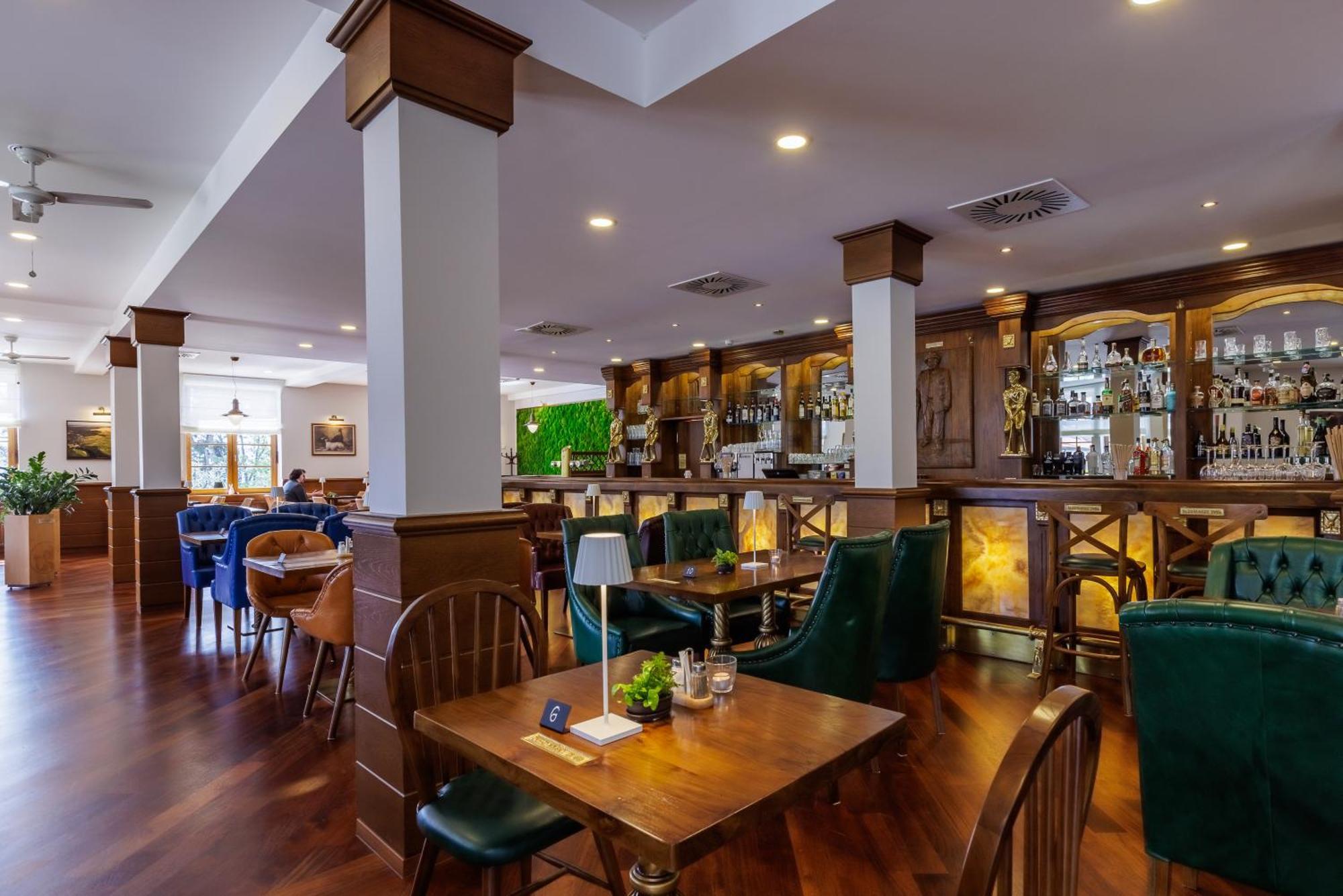 Darovansky Dvur - Wellness & Golf Hotel Brasy Exterior photo
