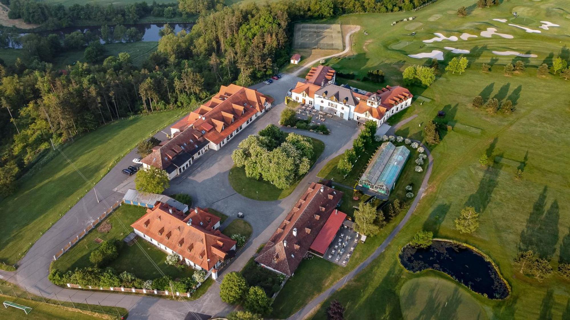 Darovansky Dvur - Wellness & Golf Hotel Brasy Exterior photo