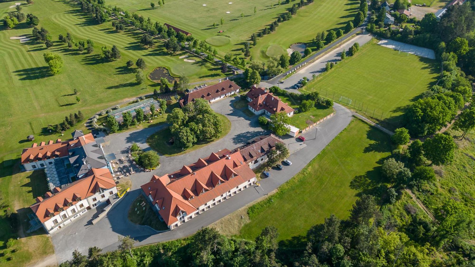 Darovansky Dvur - Wellness & Golf Hotel Brasy Exterior photo