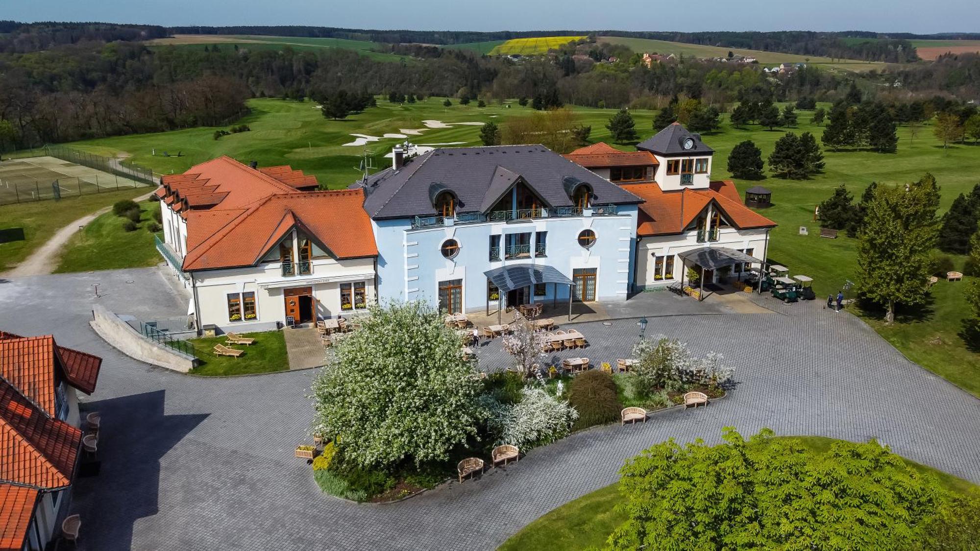 Darovansky Dvur - Wellness & Golf Hotel Brasy Exterior photo